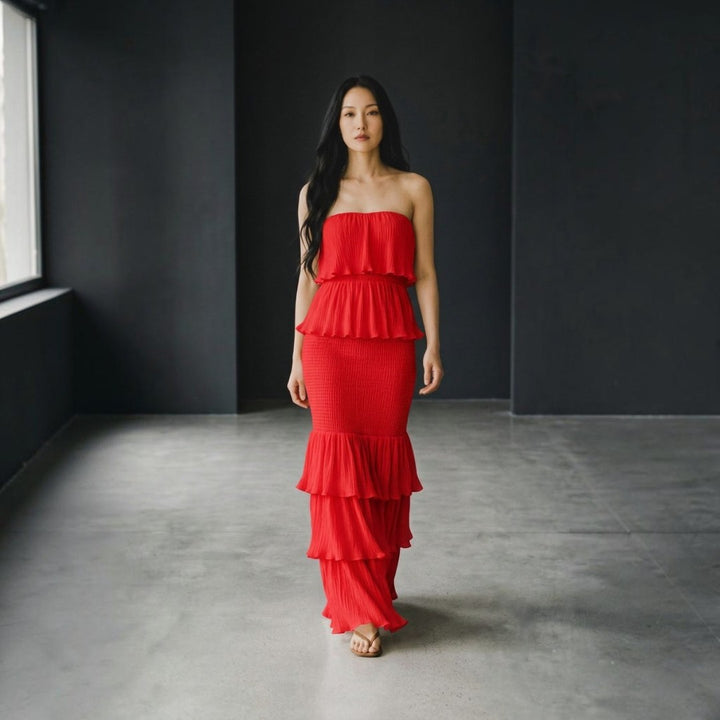 Noir Élégance Maxikleid