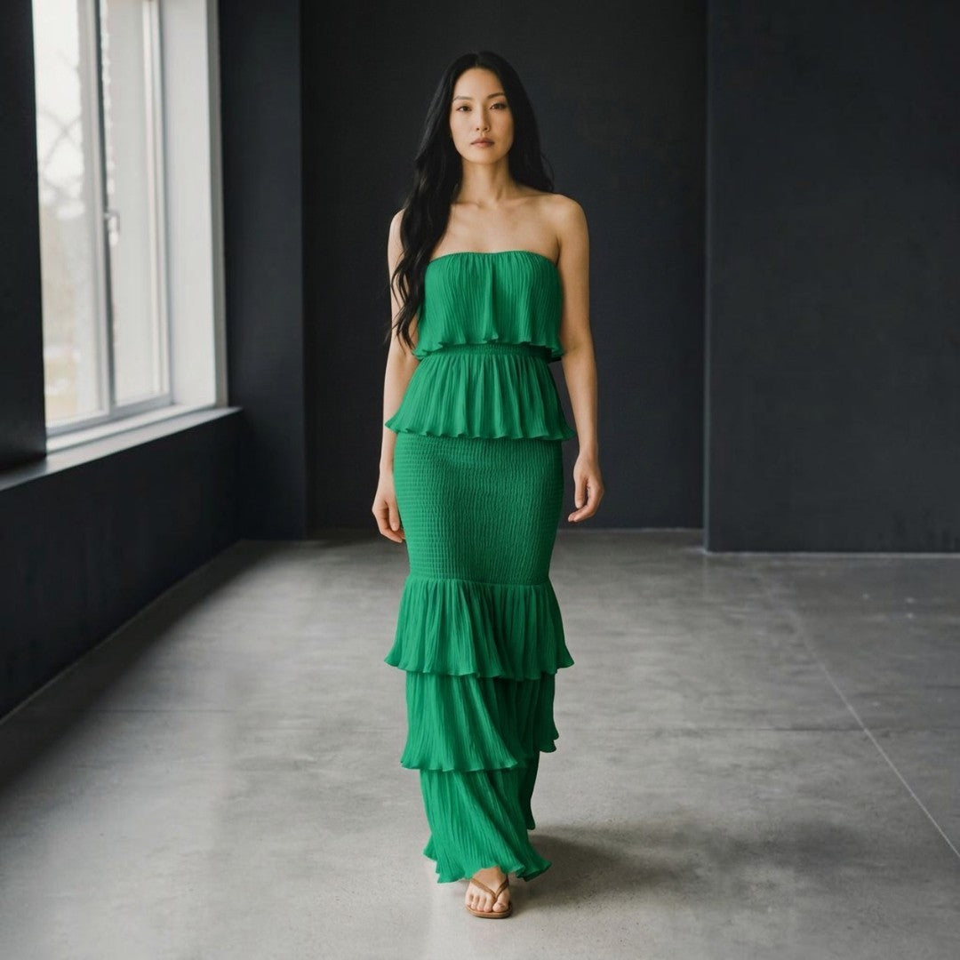 Noir Élégance Maxikleid