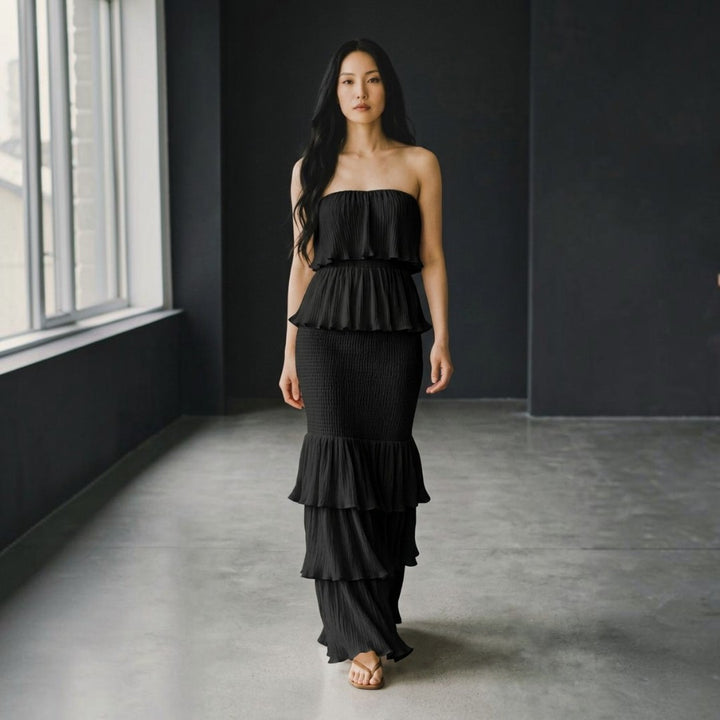 Noir Élégance Maxikleid
